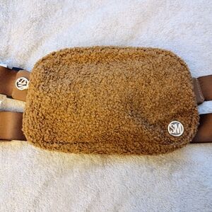 STEVE MADDEN Sherpa Brown Crossbody Belt Bag Funny Fanny Pack New! Cocoa Brown
